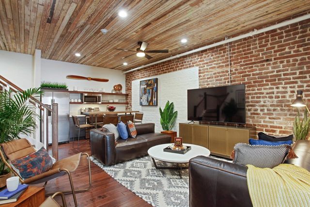 Spacious 4BR Condo, Heart of Downtown Savannah