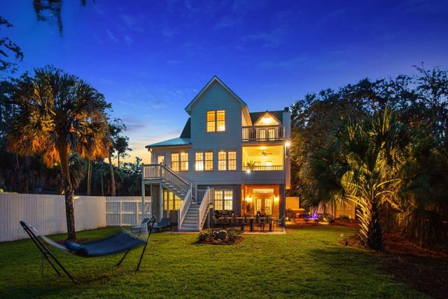 Large Peaceful Home, Hot Tub, Dock Near Beach