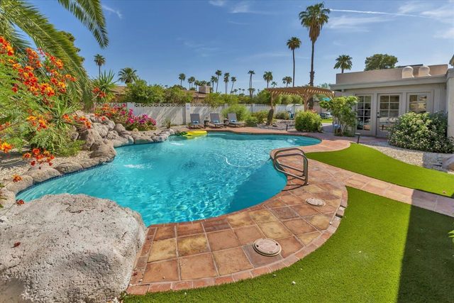 Spacious Desert Home, Heated Pool