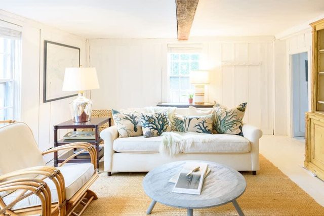Rare 8BR Nantucket | 1755 Home, Cottage & Hot Tub — Nantucket, MA