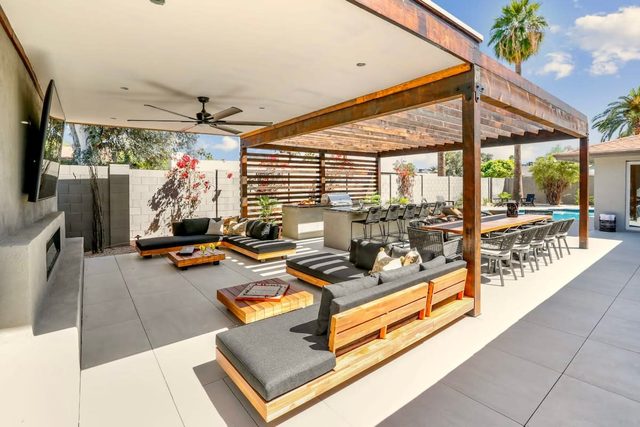Deluxe Desert Getaway, Heated Pool & Hot Tub