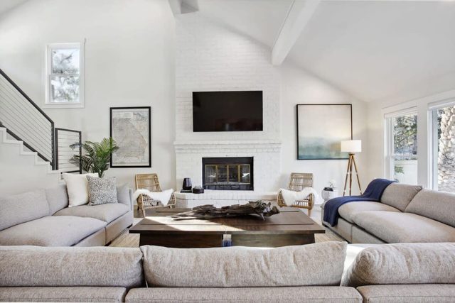8BR Lakefront Estate | Pool, Hot Tub & Lake Access