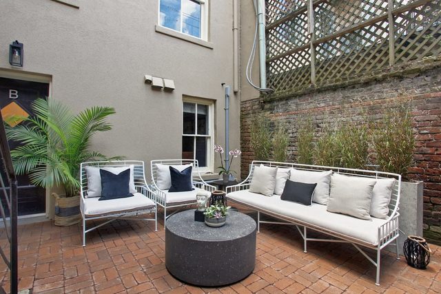 Charming 2BR Carriage House | Downtown Savannah