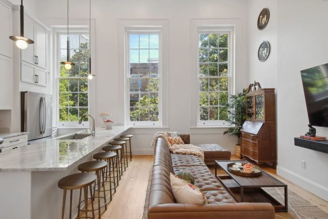Two Luxe CBD Hotel Suites, Near French Quarter