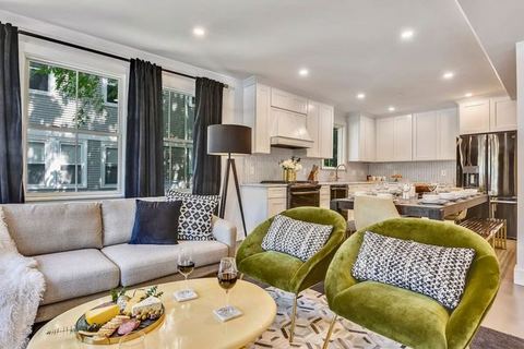 4BR Mid-Century Glam Retreat | Near T
