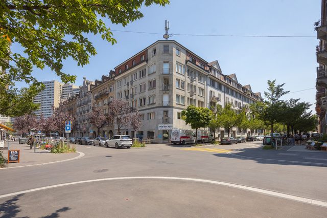 Cozy Studio with Balcony in the City (BE-27) — Zürich, Zurich