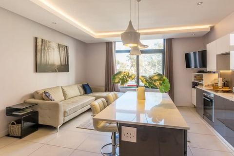 Stadium on doorstep | Entertainment hub | Modern