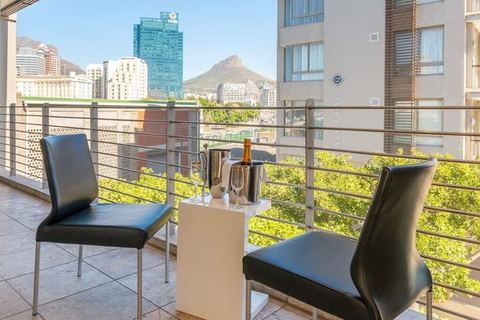 V &A waterfront Canals★Aircon★Wrap around balcony!