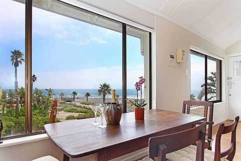 Ocean views. Beach front 4 sleeper Great Location