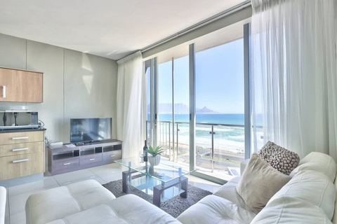 Beautiful, Seaside views in Bloubergstrand!
