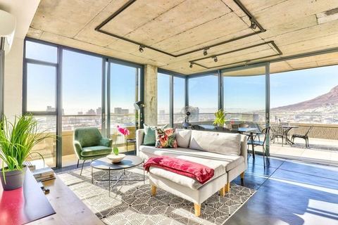 Executive traveller - luxury Penthouse with views!
