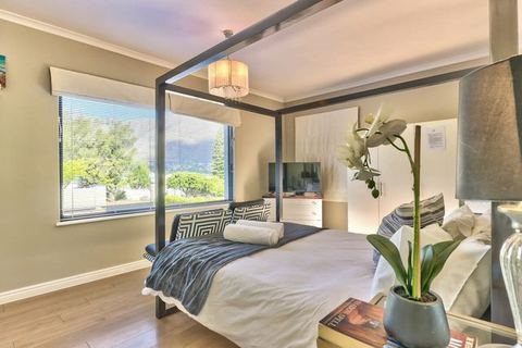 Room in the heart of Hout Bay, Couples Retreat!