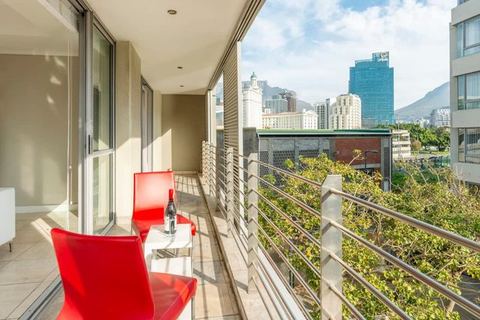 Family retreat next to Canals + Pool+ Washer+A/C