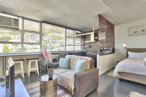 Sunny Studio in the Heart of Sea Point