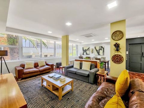 Family Apartment near the beach, Three Anchor Bay