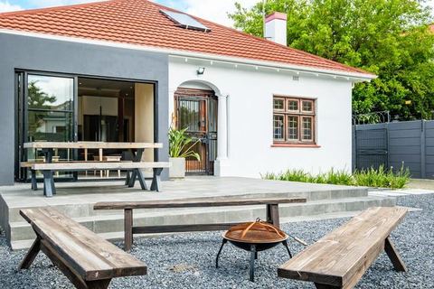 6 bedroom House in Mowbray
