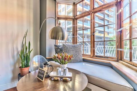 Sea Point beauty, secure, wifi and pool!