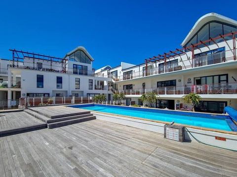 Family fun-sea,sand,surf- Secure-pool, balcony