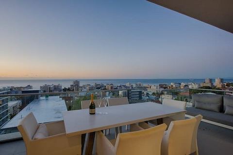 Luxury, Panoramic Views on Foothills of Signal Hill
