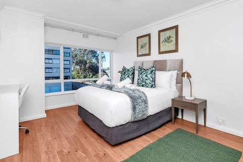 Oceanfront Apartment in Mouille Point