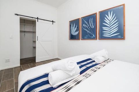 Contemporary Two Bedroom House in Greenpoint!