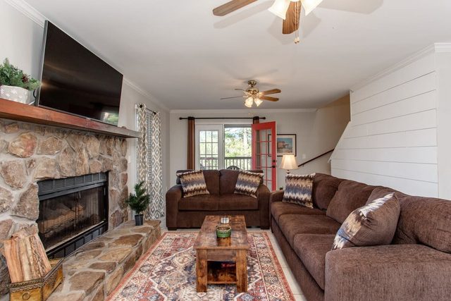 Riverfront Home W/ Access| Fire Pit & Fire Place | Fiber Wifi| Slps 8 — Sautee Nacoochee, GA