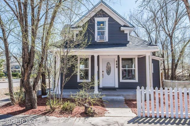 3BR near Downtown COS with fenced Backyard Seating