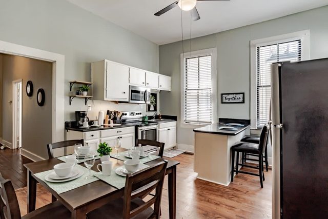 Mins from Downtown & Dining, Dauphin Darling 2 — Mobile, AL