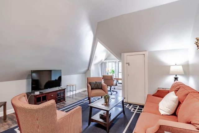 4 Units! Mins to Downtown&Dining - Dauphin Darling