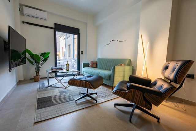 Elegant Flat Steps from Monastiraki