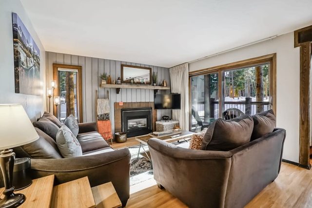 1 BR Condo- Walk to Lift & Main St + Pool w/ View!