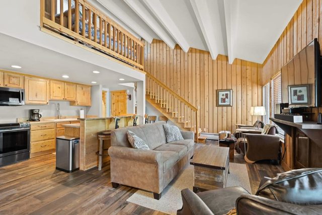 3BDR Condo w/ Loft - Heart of Breck; Walk to Town!