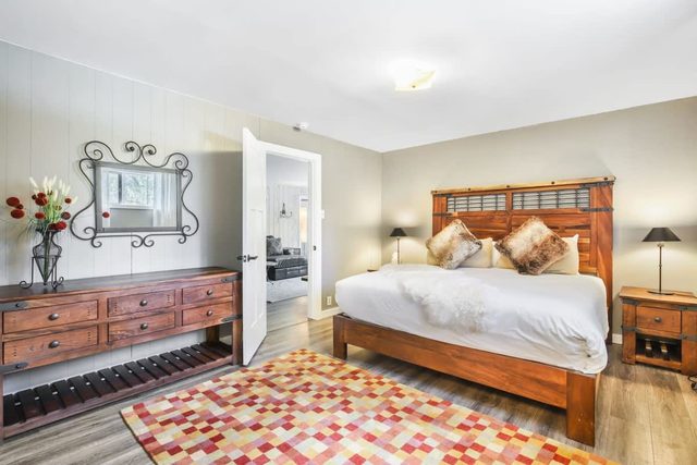 Stunning 4 BR Home, Tranquil Setting!