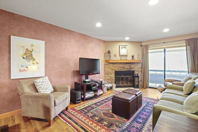 Cozy 2BR in Heart of Breckenridge, w/ Ski Access!