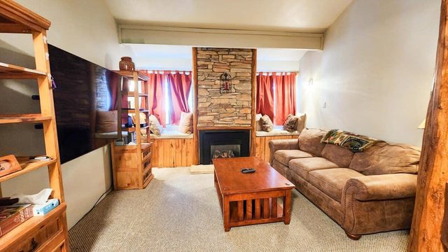 2BDR/Walk to Ski Lifts & Main St