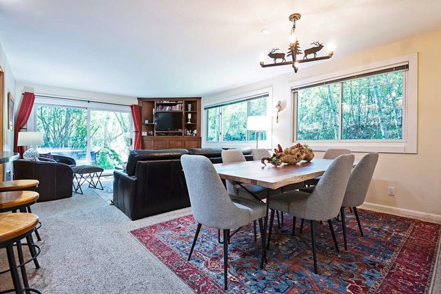 Ski-in/out 2 BDR Condo in the Heart of the Action!