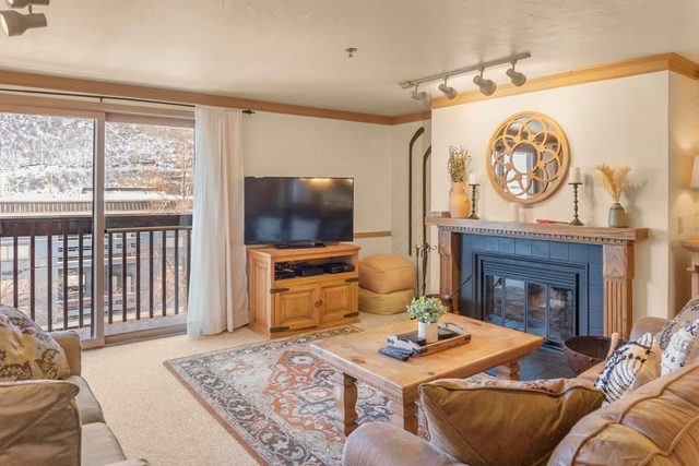 2BR Condo w/ Amazing Locale, Minutes from Slopes!