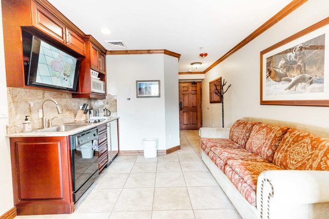 Charming 1BR w/Resort Amenities Near Ski Lift!