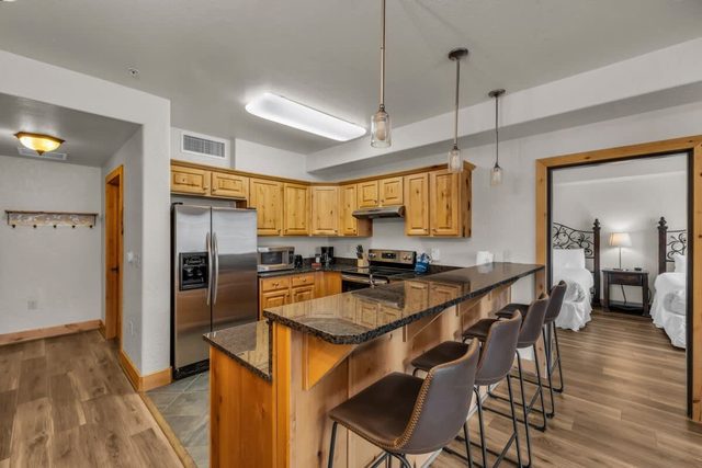 Stylish 2BR Canyon Village Condo