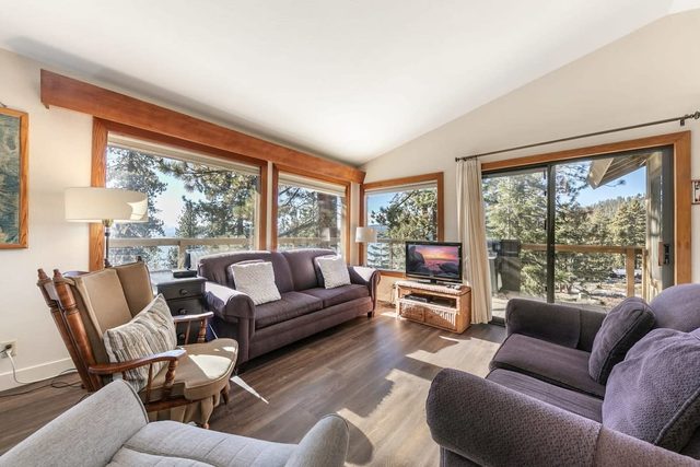Tahoe Vista Retreat with Lake View- Walk to beach!
