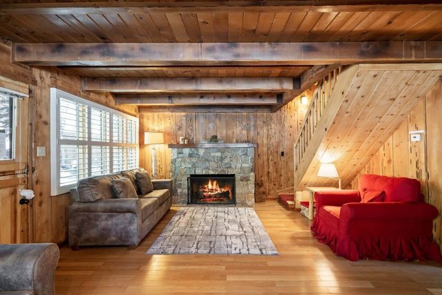 3BR Mountain Cabin-Near Beach & Slopes