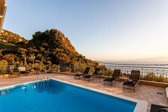 Aigli Luxury Getaway - Seaview Retreats Upto 14ppl