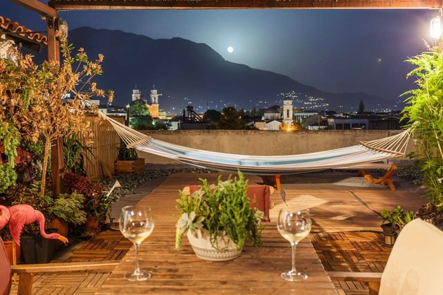 Chic Loft with Roof Garden and Panoramic View!