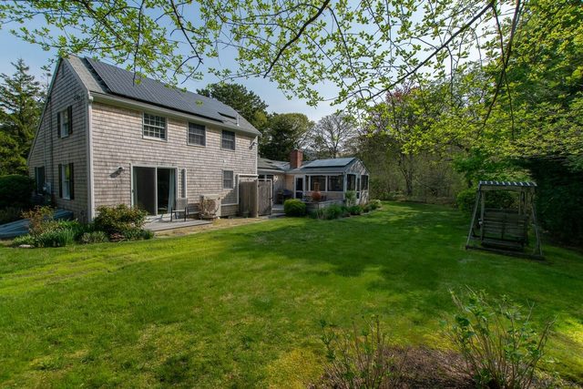 Spacious Mins from Beach & Dogs Welcome!