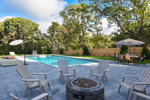 Heated Saltwater Pool Hot Tub!