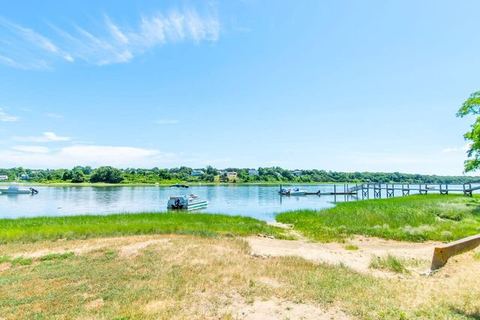 Newly Renovated Cottage on Town Cove!