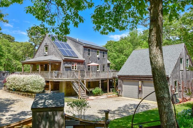 Beautiful Home w/ Artistic Flair!