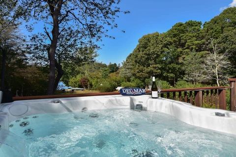 Waterfront home with Hot Tub, Firepit and Game Room