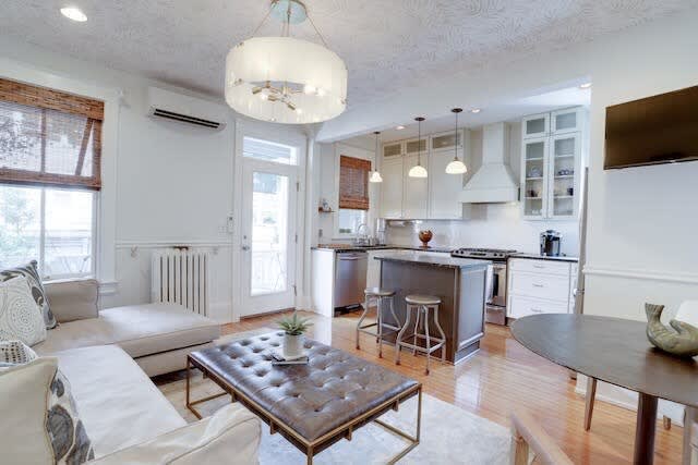 Elevated 1 BR with Den at Eastern Market