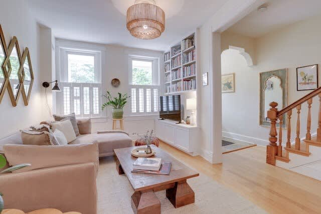 Sojourn Stylish 3BD Row House on Capitol Hill
